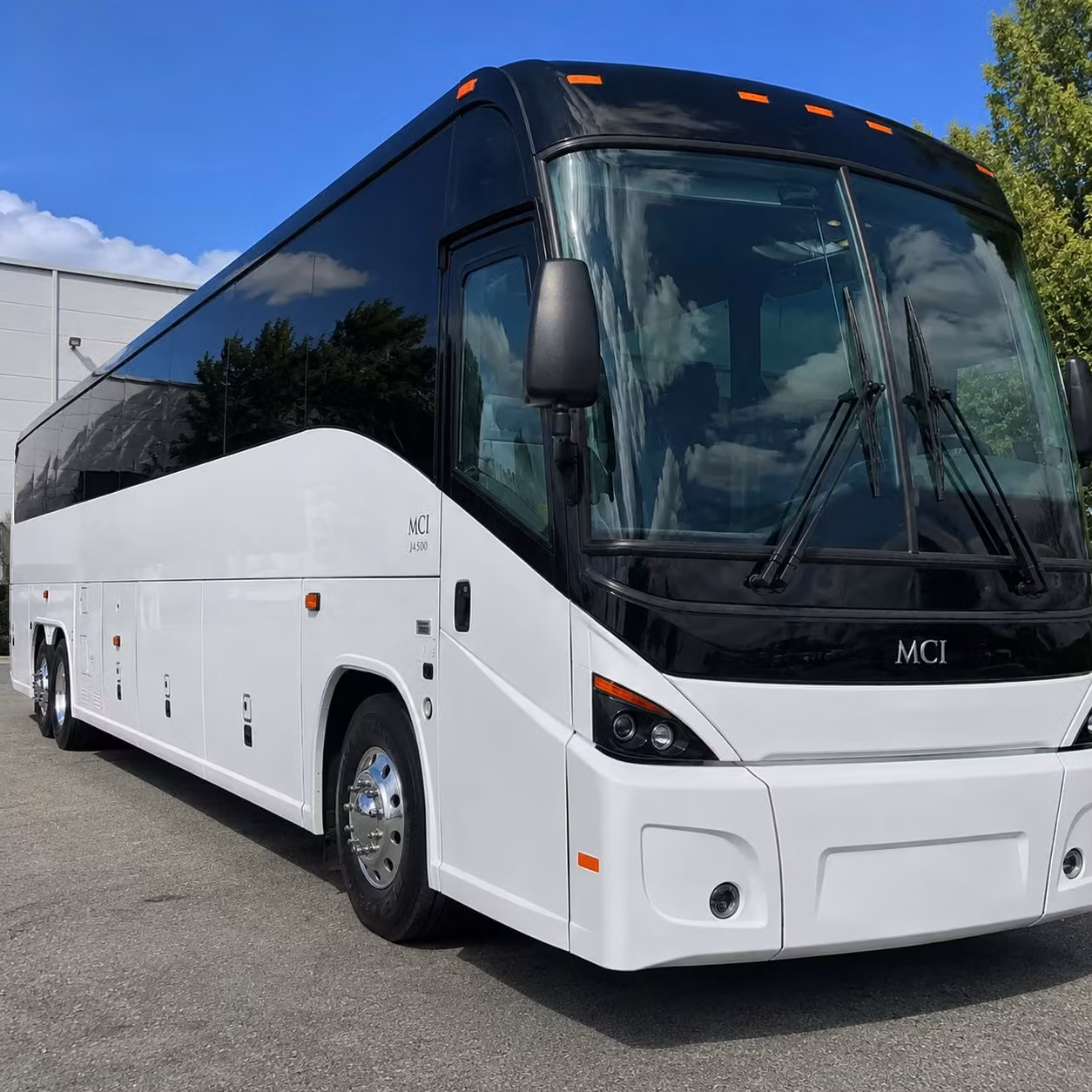 choosing the right bus size for your pontiac employee shuttle program