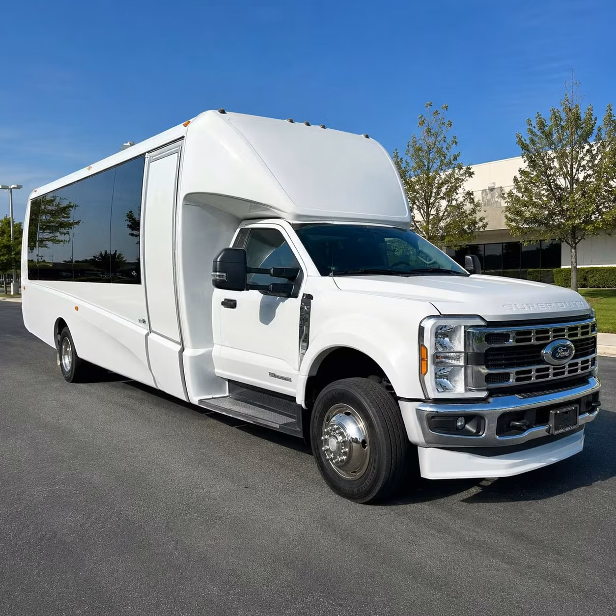 pontiac 18 passenger minibus rental