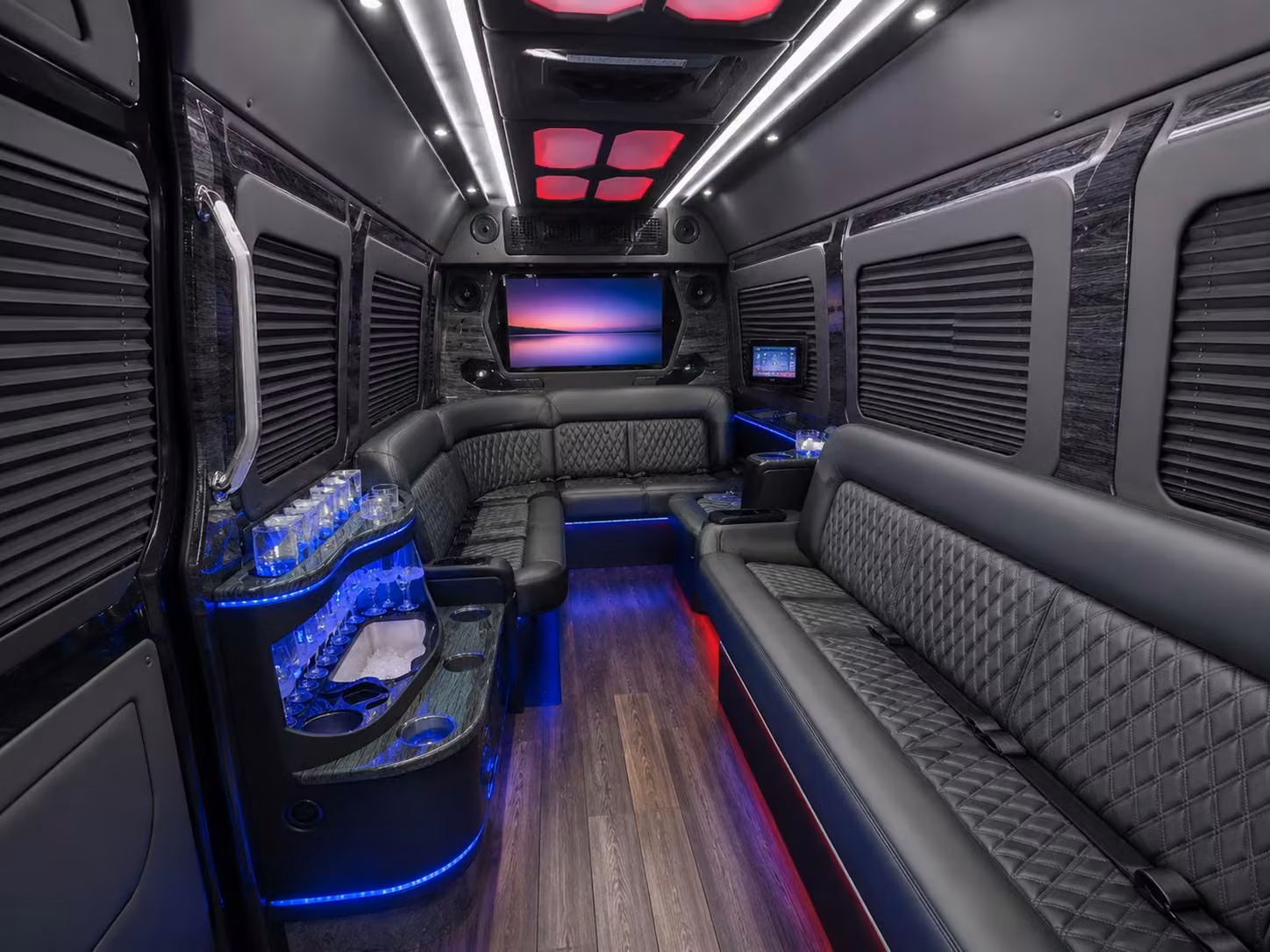 pontiaccharterbuscompany com makes finding pontiac corporate event and off site shuttle transportation easy